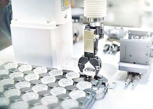 4 pole brushless motor from Faulhaber for schunk pneumatics gripper