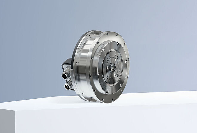 FAULHABER BXI系列电机专为满足当前及未来机器人应用中关节的高要求而开发。 FAULHABER品牌的无刷扁平电机9317... BXI G置于白色台阶上,背景为灰蓝色。