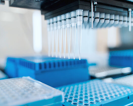 Linear motor in mechatronic kit tailor made for laboratory automation