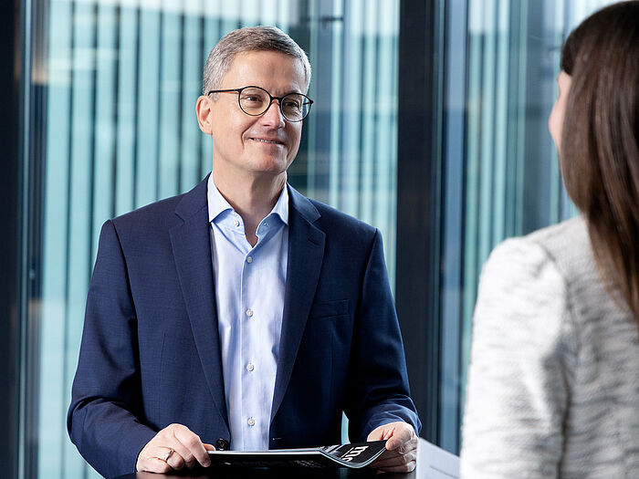 FAULHABER总经理Lutz Braun接受采访的特写肖像