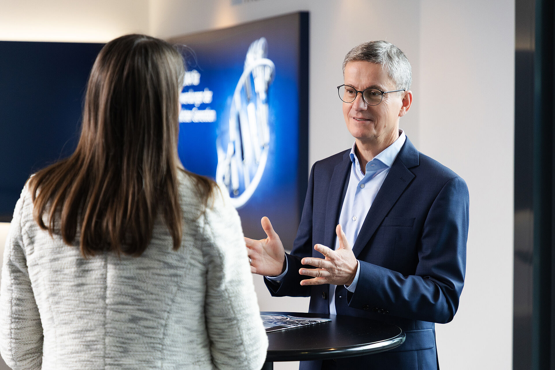 FAULHABER总经理Lutz Braun接受采访的特写肖像